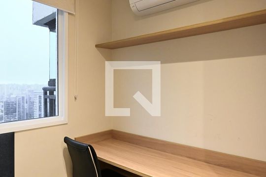 Quarto 1 de apartamento para alugar com 1 quarto, 40m² em Cidade Jardim, São Paulo