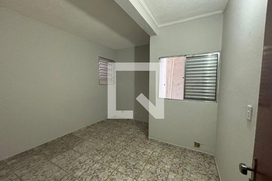 Quarto 2 de casa para alugar com 2 quartos, 80m² em Vila Engenho Novo, Barueri