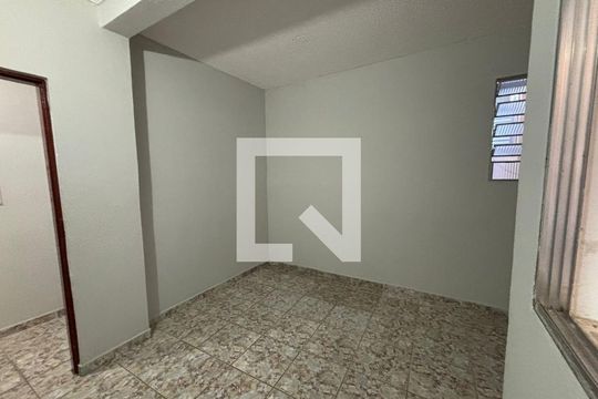 Quarto 2 de casa para alugar com 2 quartos, 80m² em Vila Engenho Novo, Barueri