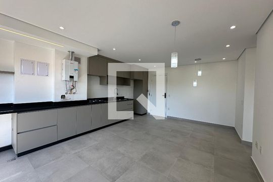 Sala de apartamento para alugar com 2 quartos, 64m² em Alphaville Empresarial, Barueri
