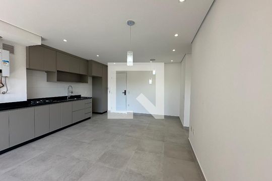 Sala de apartamento para alugar com 2 quartos, 64m² em Alphaville Empresarial, Barueri