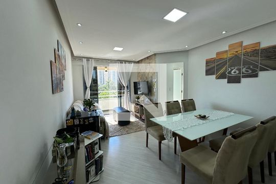 Sala de apartamento à venda com 2 quartos, 66m² em Jardim Barueri, Barueri