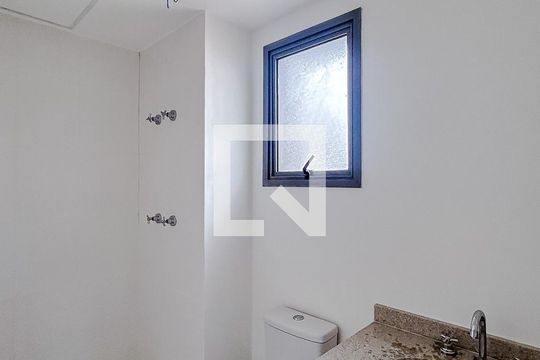 Banheiro de kitnet/studio para alugar com 1 quarto, 27m² em Vila Matilde, São Paulo