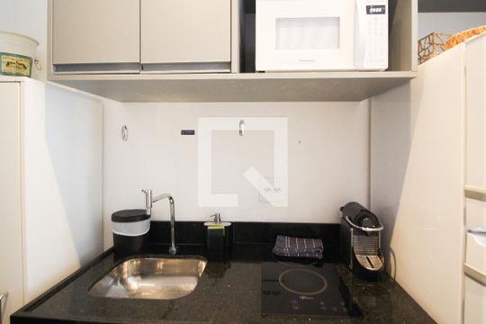 Cozinha de kitnet/studio para alugar com 1 quarto, 26m² em Moema, São Paulo