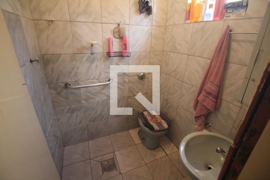 Banheiro de casa à venda com 2 quartos, 360m² em Pindorama, Belo Horizonte