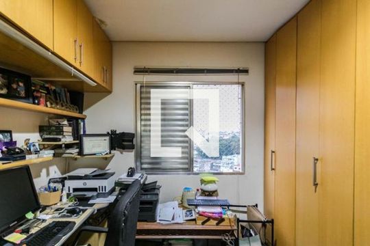Quarto de apartamento para alugar com 3 quartos, 92m² em Parque Santana, Mogi das Cruzes