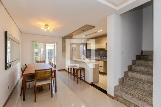 Sala de casa para alugar com 3 quartos, 209m² em Jardim Sabará, Porto Alegre
