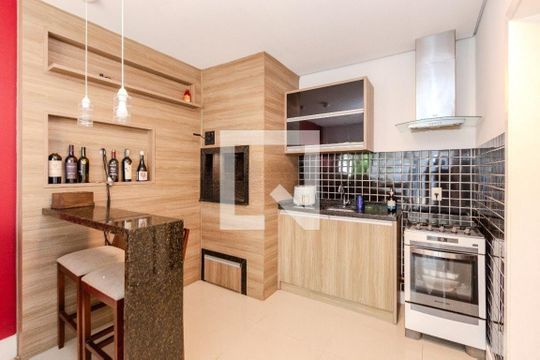 Cozinha de casa para alugar com 3 quartos, 209m² em Jardim Sabará, Porto Alegre