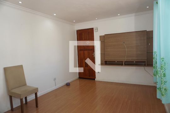 Apartamento para alugar com 2 quartos, 45m² em Parque Pirajussara, Embu das Artes