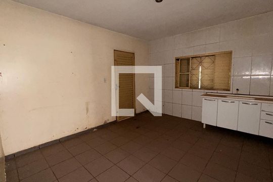 Cozinha de casa para alugar com 2 quartos, 150m² em Setor Papillon Park, Aparecida de Goiânia