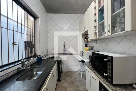 Cozinha de casa à venda com 3 quartos, 210m² em Castelo, Belo Horizonte