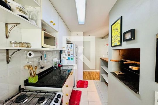 Cozinha de apartamento à venda com 2 quartos, 68m² em Petrópolis, Porto Alegre