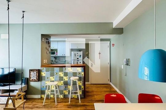 Sala de apartamento à venda com 2 quartos, 68m² em Petrópolis, Porto Alegre