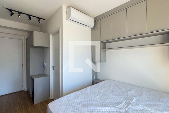 Studio de kitnet/studio para alugar com 1 quarto, 39m² em Santo Amaro, São Paulo