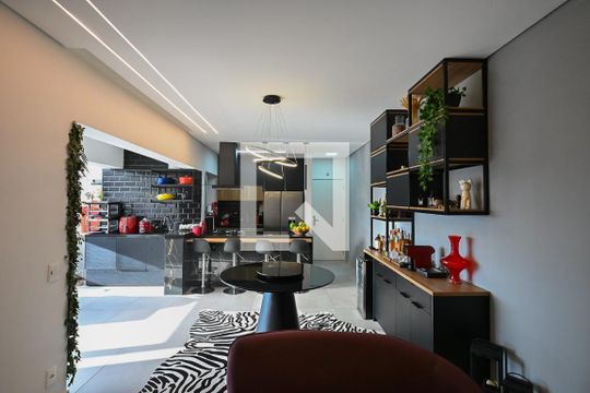 Sala de apartamento à venda com 3 quartos, 110m² em Vila Suzana, São Paulo