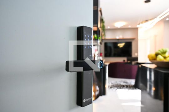 Fechadura Eletrônica de apartamento à venda com 3 quartos, 110m² em Vila Suzana, São Paulo