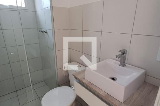 Banheiro de apartamento à venda com 2 quartos, 44m² em Campo Grande, Rio de Janeiro