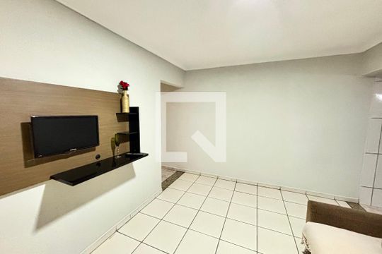Sala de casa para alugar com 2 quartos, 70m² em Lajeado, Ferraz de Vasconcelos