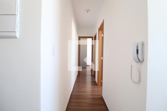Corredor de apartamento para alugar com 2 quartos, 45m² em Jardim Inconfidencia, Uberlândia