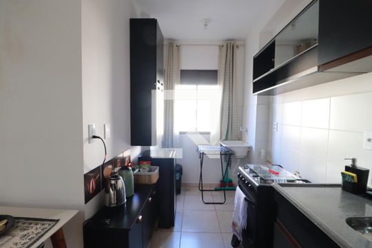 Cozinha  de apartamento para alugar com 2 quartos, 42m² em Planalto Verde, Ribeirão Preto