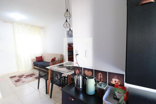 Cozinha  de apartamento para alugar com 2 quartos, 42m² em Planalto Verde, Ribeirão Preto