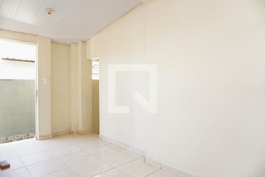 Sala de casa para alugar com 1 quarto, 48m² em Santo Andre, Belo Horizonte