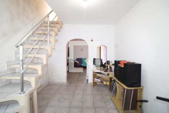 Sala de casa à venda com 3 quartos, 180m² em Vila Carmosina, São Paulo