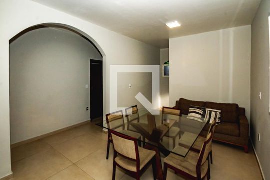 Casa à venda com 3 quartos, 375m² em São João Batista, Belo Horizonte