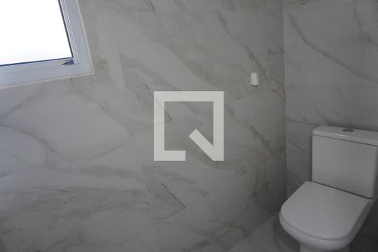 Lavabo de casa de condomínio para alugar com 4 quartos, 370m² em Suru, Barueri