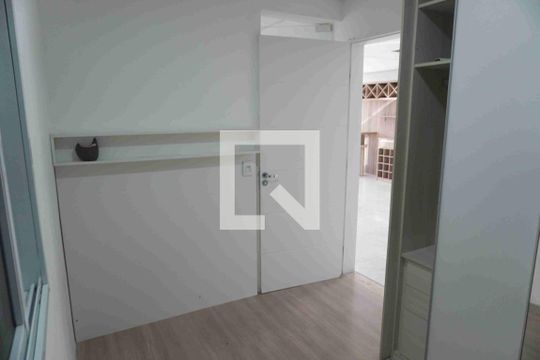 Quarto 1 de casa de condomínio para alugar com 4 quartos, 370m² em Suru, Barueri
