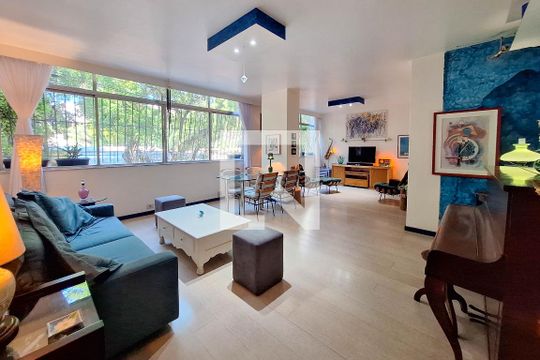 Sala 1 de apartamento à venda com 3 quartos, 148m² em Icaraí, Niterói