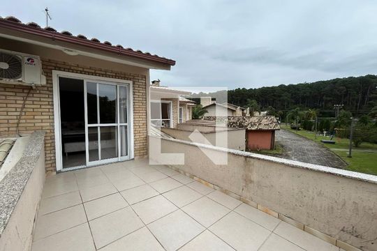 Quarto Varanda de casa de condomínio para alugar com 1 quarto, 75m² em Barra da Lagoa, Florianópolis