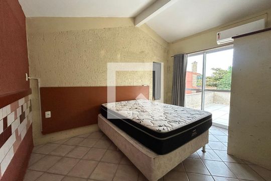 Quarto  de casa de condomínio para alugar com 1 quarto, 75m² em Barra da Lagoa, Florianópolis