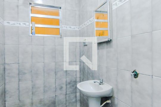 Banheiro de casa para alugar com 1 quarto, 50m² em Vila Carmela I, Guarulhos