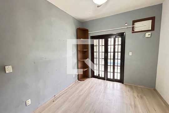 Quarto 1 de casa à venda com 3 quartos, 121m² em Vila Valqueire, Rio de Janeiro