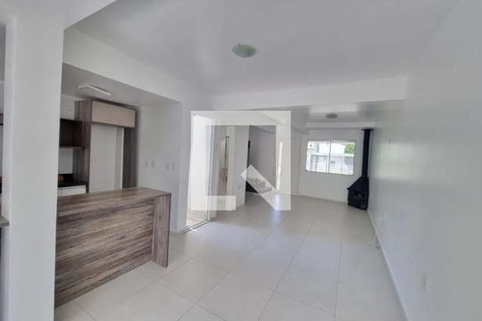 Sala de casa para alugar com 3 quartos, 131m² em Espírito Santo, Porto Alegre