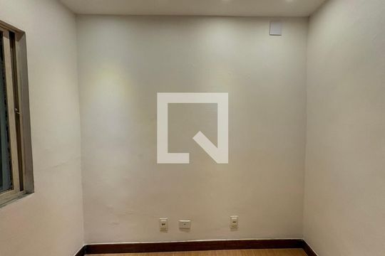 Quarto 1 de apartamento para alugar com 2 quartos, 65m² em Bingen, Petrópolis