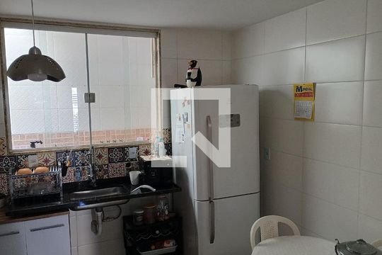 Sala/Cozinha de casa de condomínio para alugar com 3 quartos, 180m² em Taquara, Rio de Janeiro