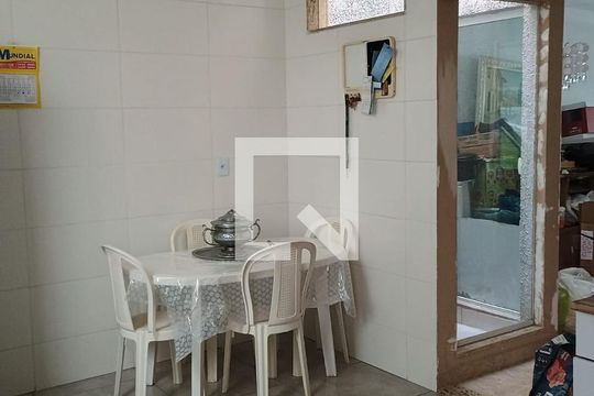 Sala/Cozinha de casa de condomínio para alugar com 3 quartos, 180m² em Taquara, Rio de Janeiro