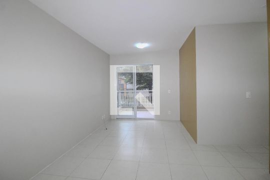 Sala de apartamento para alugar com 3 quartos, 70m² em Teresópolis, Porto Alegre