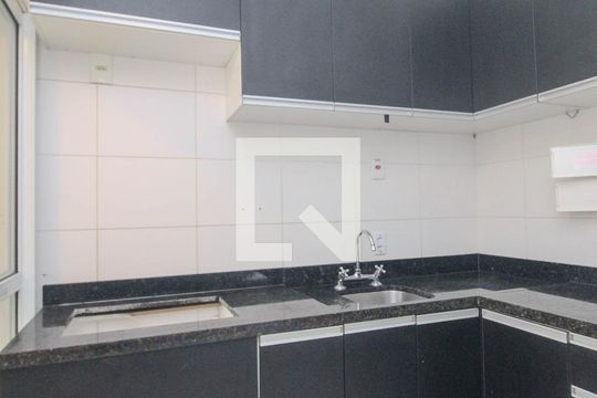 Cozinha/Area de serviço de apartamento para alugar com 3 quartos, 70m² em Teresópolis, Porto Alegre