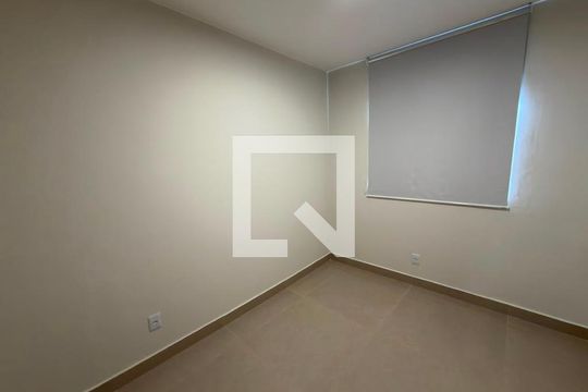 Quarto 01 de apartamento para alugar com 3 quartos, 61m² em Qs 3 Parque Riacho Fundo II, Brasília