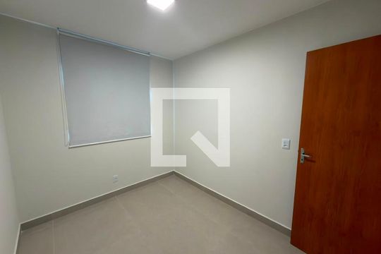 Quarto 01 de apartamento para alugar com 3 quartos, 61m² em Qs 3 Parque Riacho Fundo II, Brasília