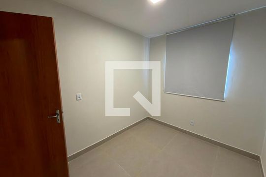 Quarto 02 de apartamento para alugar com 3 quartos, 61m² em Qs 3 Parque Riacho Fundo II, Brasília
