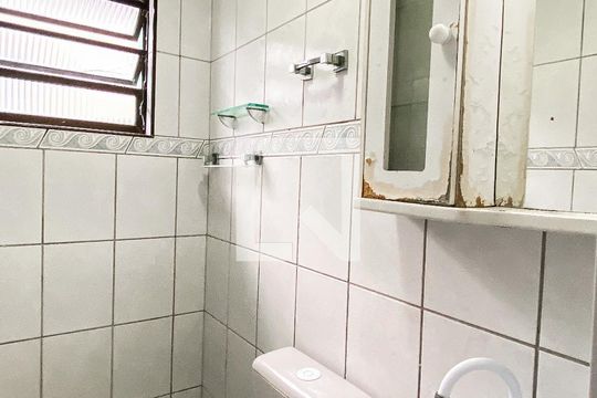 Banheiron de casa para alugar com 1 quarto, 50m² em Jardim Fernandes, São Paulo