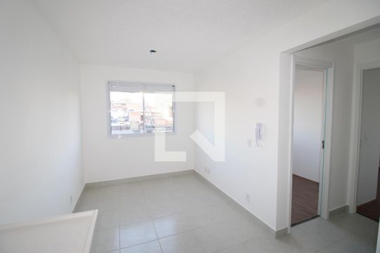 Sala / Cozinha de apartamento à venda com 2 quartos, 34m² em Vila Carmosina, São Paulo