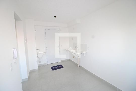 Sala / Cozinha de apartamento à venda com 2 quartos, 34m² em Vila Carmosina, São Paulo