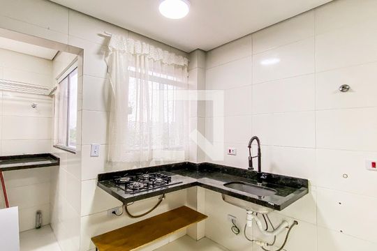 Cozinha  de apartamento para alugar com 2 quartos, 36m² em Vila Guilhermina, São Paulo