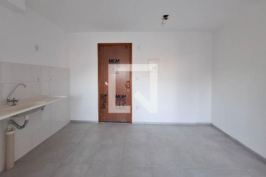 Sala de apartamento à venda com 2 quartos, 47m² em Maria Paula, Niterói