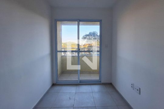 Sala de apartamento à venda com 2 quartos, 47m² em Maria Paula, Niterói